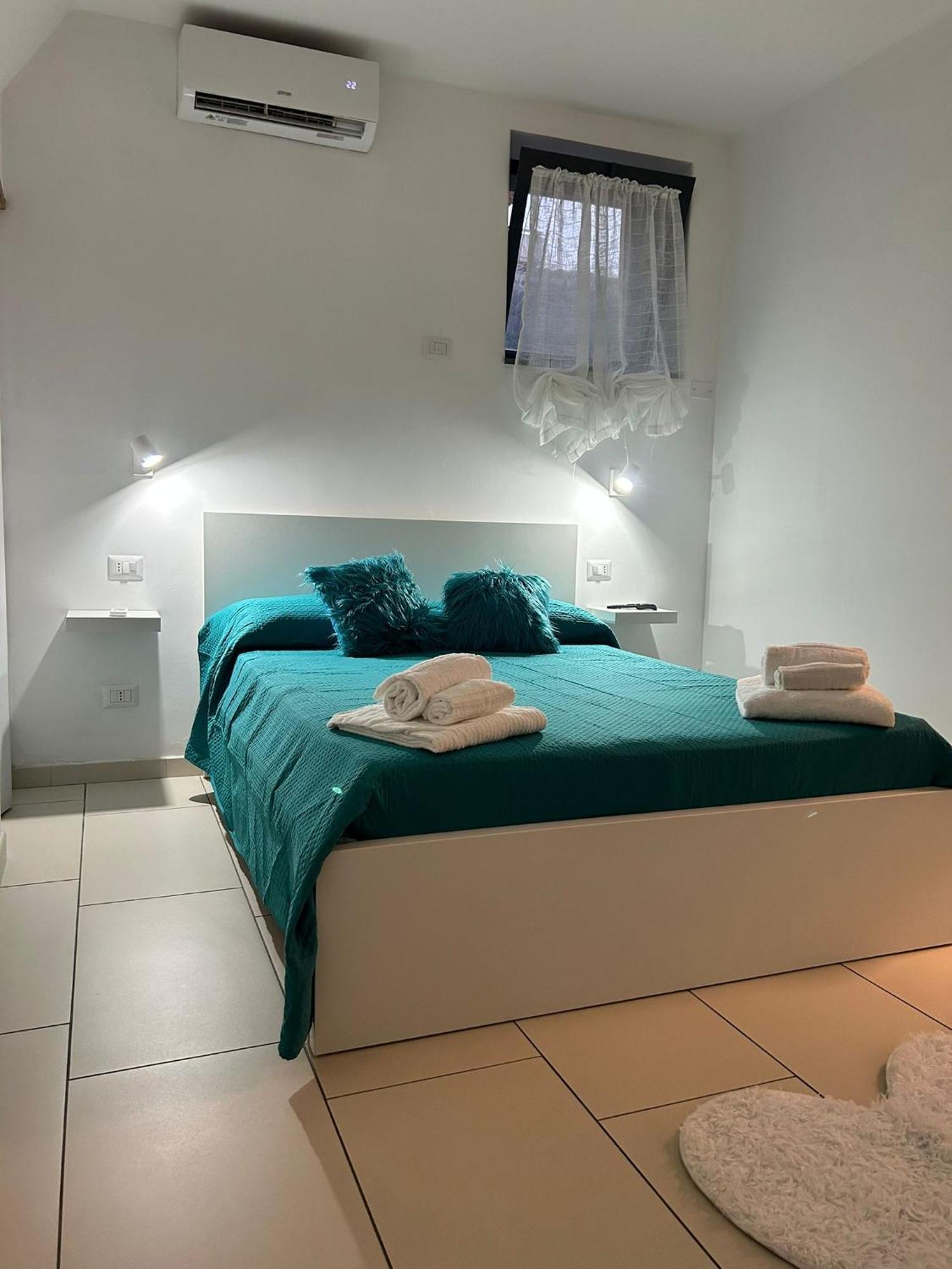 J&S Sicily Apartments Катанія Екстер'єр фото